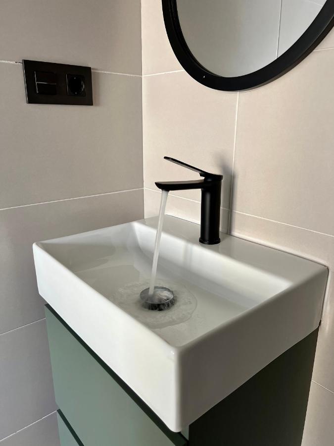 Crysoyle Apartment Barcelona Next To Camp Nou Оспиталет-де-Льобрегат Экстерьер фото